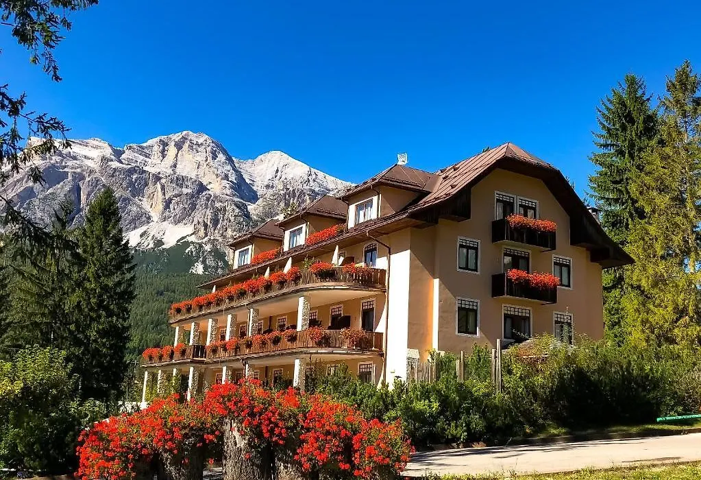Boutique Hotel Villa Blu Cortina D'Ampezzo-1